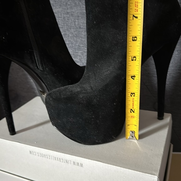 B2 Faux Suede Platform Booties - Picture 5 of 7